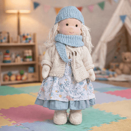 ELORA – Muñeca Waldorf Hecha a Mano de Algodón para Juego Creativo