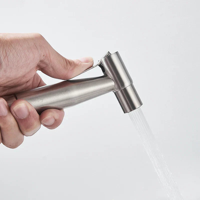 Grifo de Pared para Espacio y Elegancia
