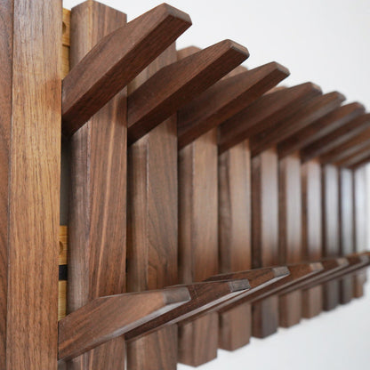 HarmonyHook - Elegante Perchero de Madera Ajustable
