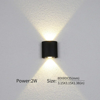 Iluminación Moderna, Interior o Exterior: La Versátil Luz de Pared LED