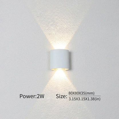 Iluminación Moderna, Interior o Exterior: La Versátil Luz de Pared LED