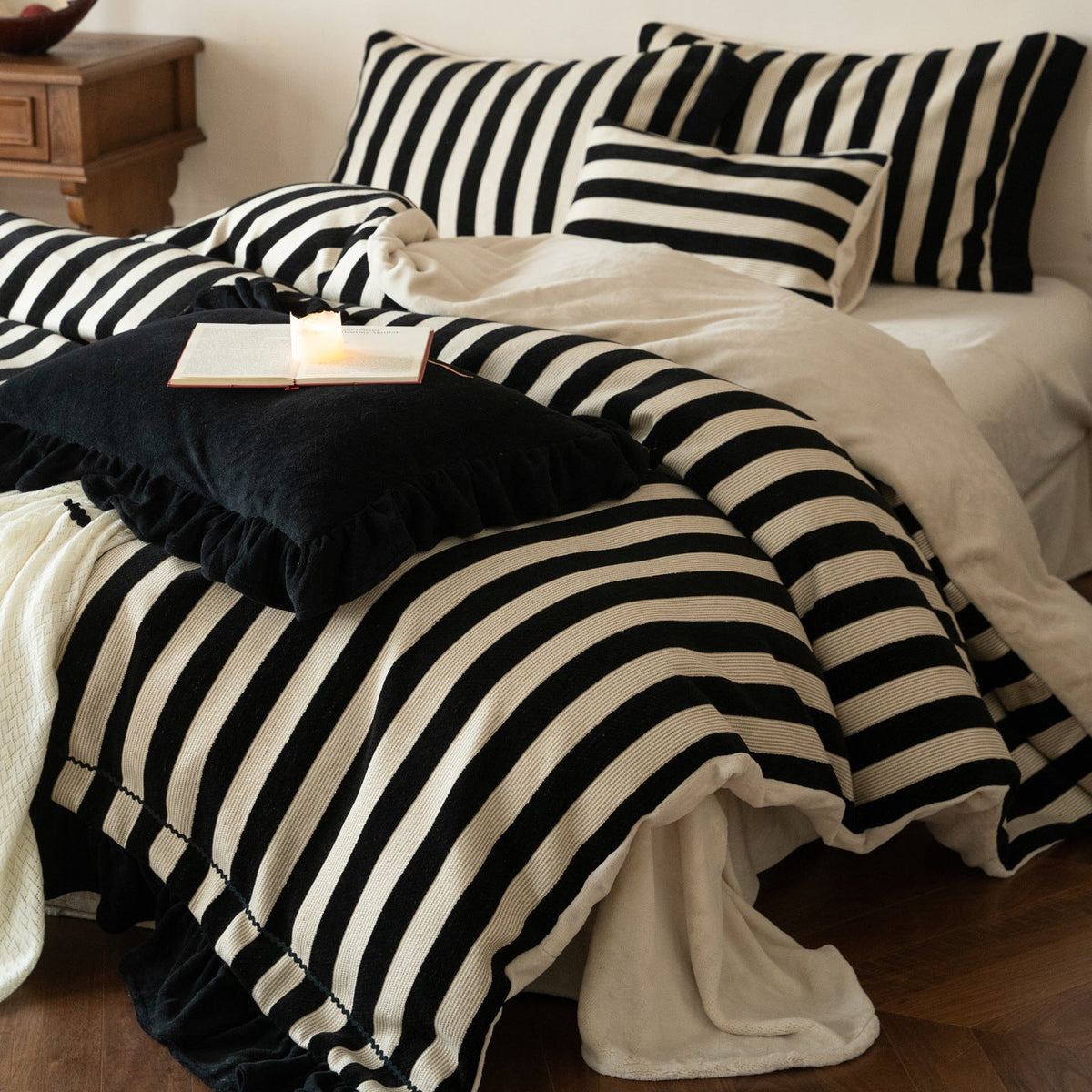 Juego de cama de algodón y lino a rayas con volantes y fundas de almohada