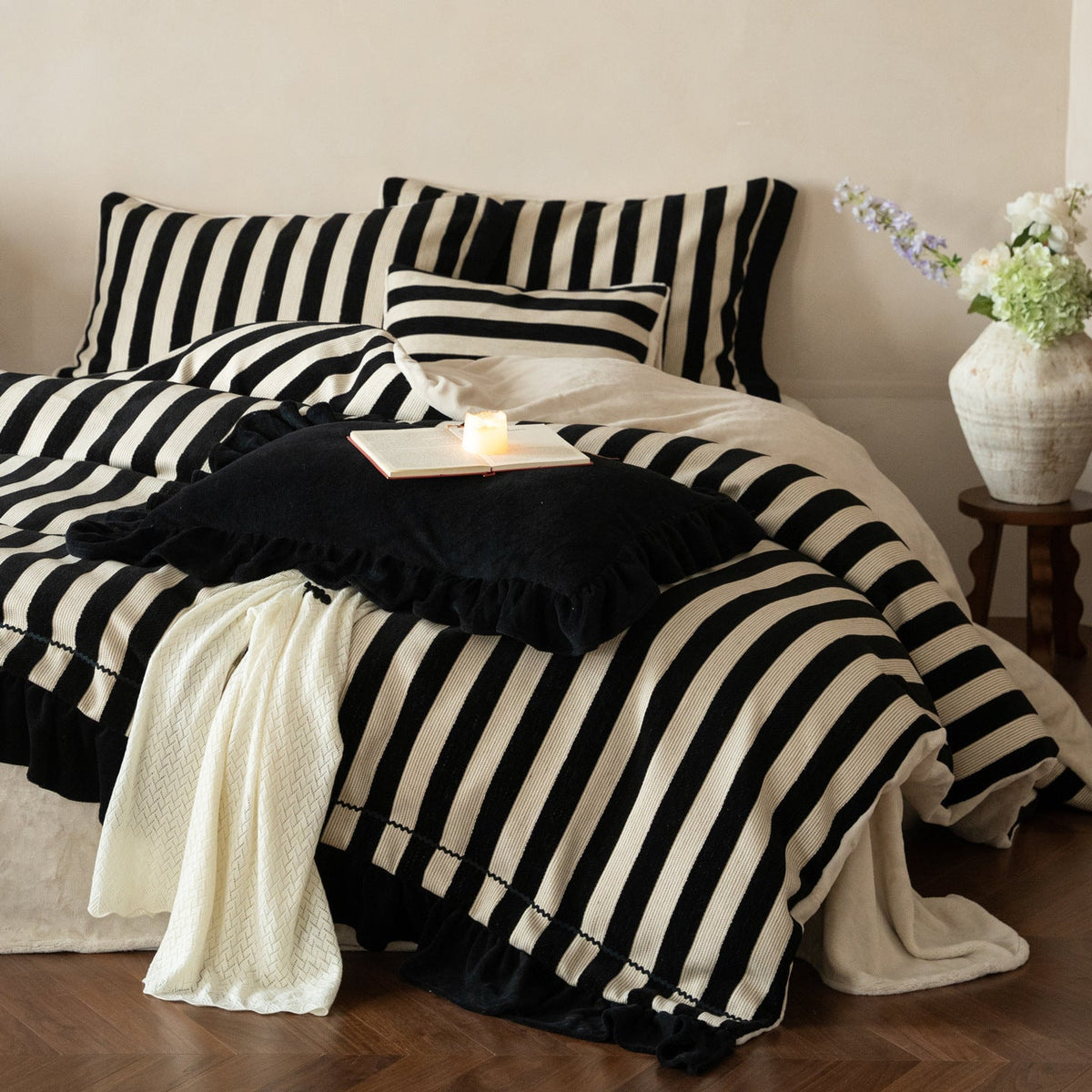 Juego de cama de algodón y lino a rayas con volantes y fundas de almohada