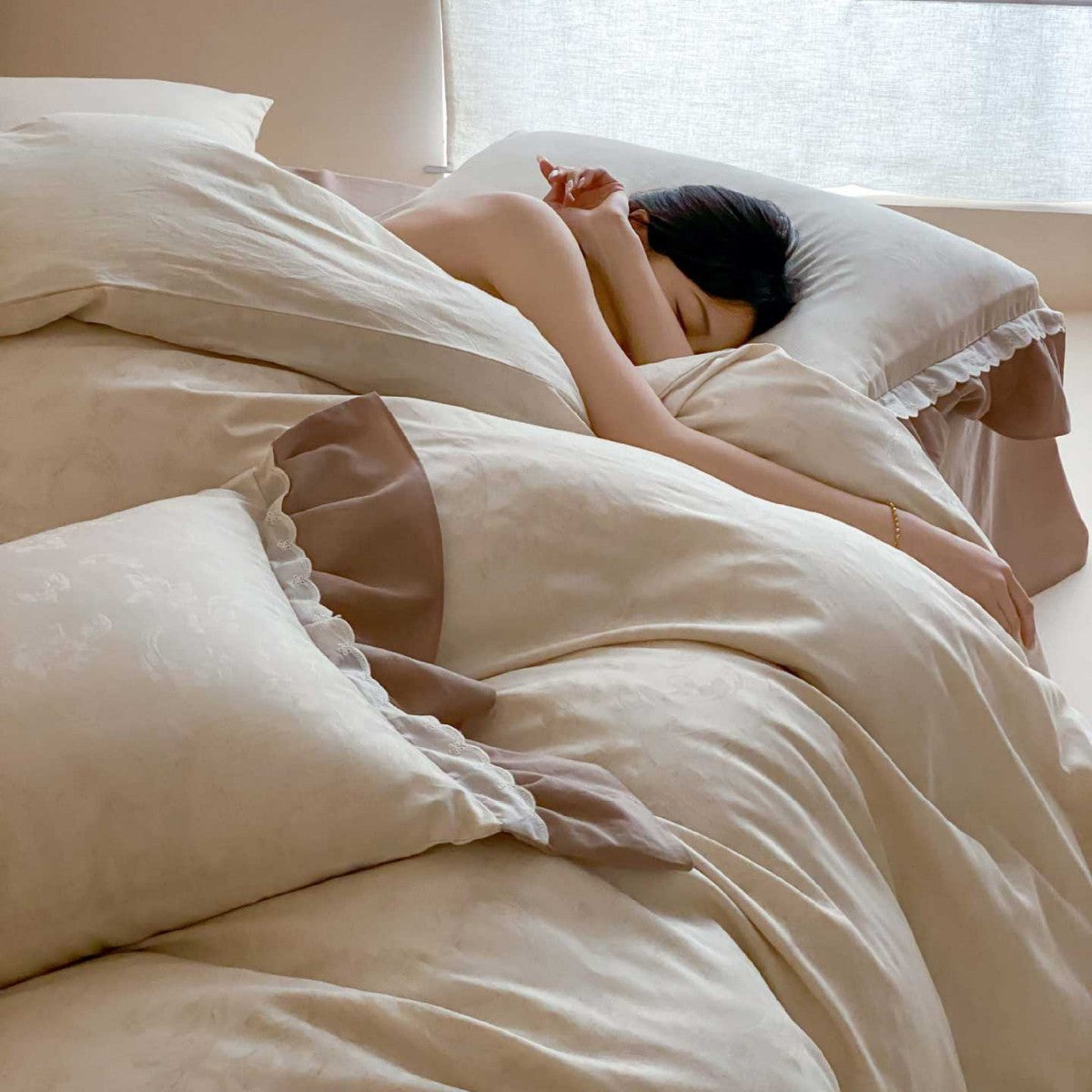 Juego de cama de satén de algodón con estampado jacquard y volante