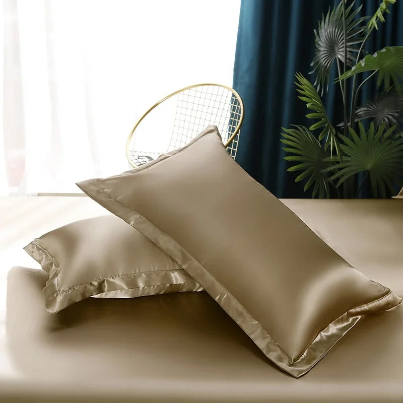 Juego de Ropa de Cama de Seda Satinada de Lujo - SilkElegance
