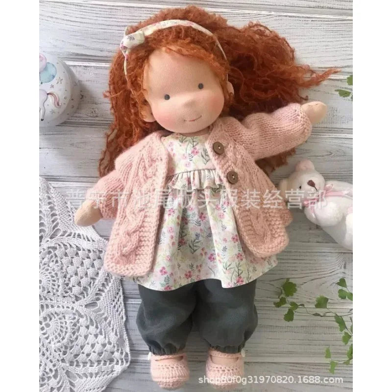 Juguete de abrazo de algodón Mila en estilo Waldorf con caja de tela