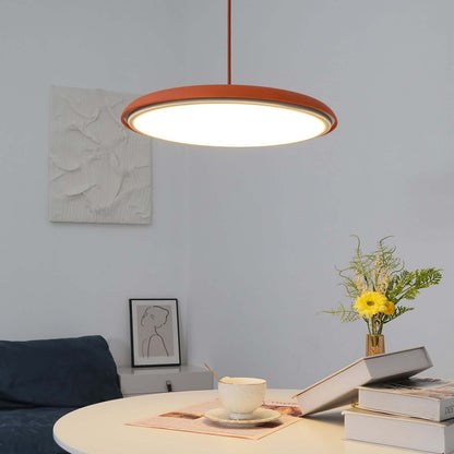 Lámpara Colgante con Forma Simple para Interiores Modernos