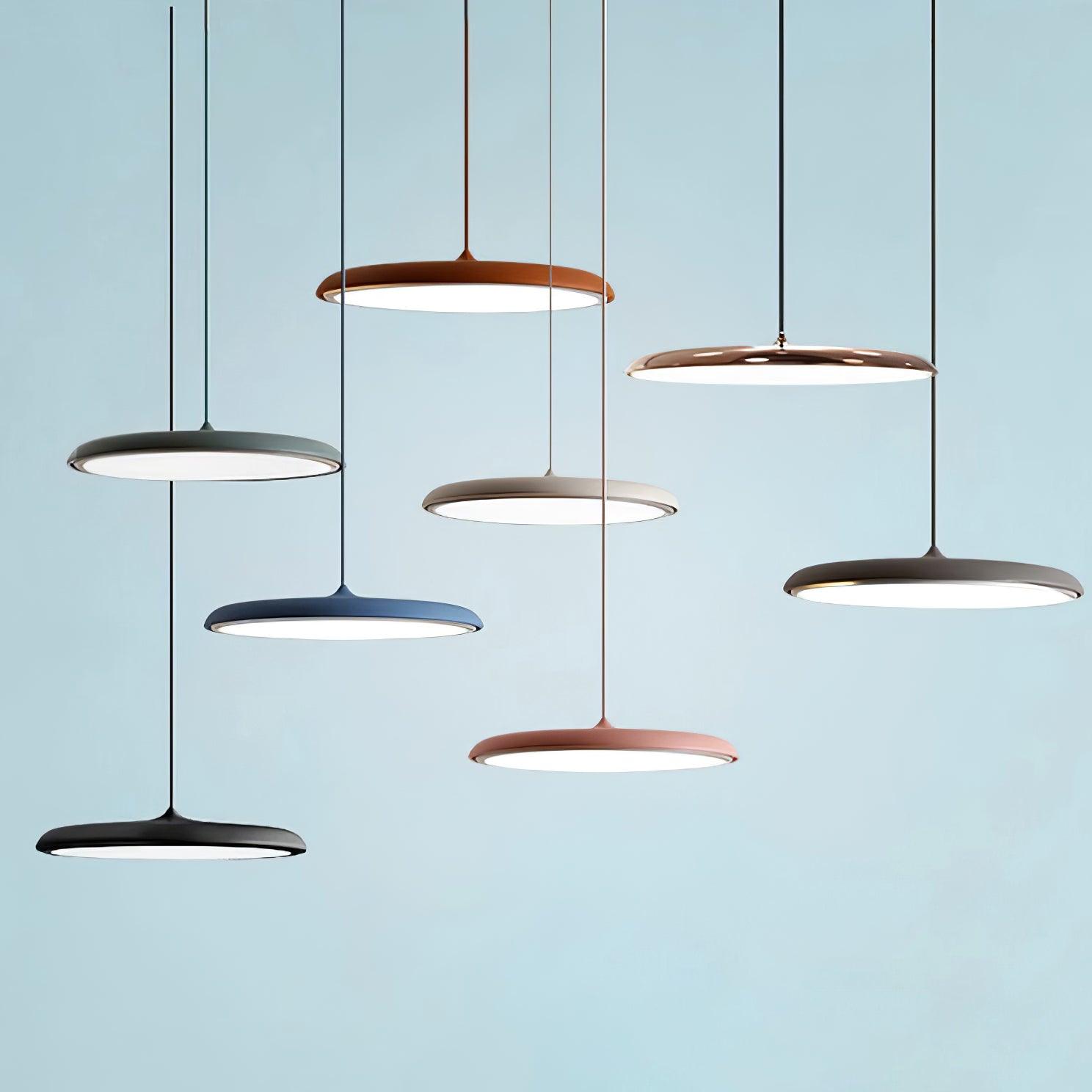 Lámpara Colgante con Forma Simple para Interiores Modernos