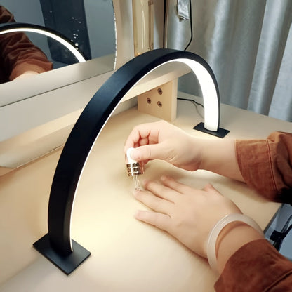 Lámpara de Escritorio LED en Forma de Media Luna | Luz Metálica Ajustable USB