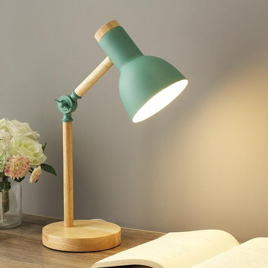 Lámpara de Mesa con Acabado de Madera en Estilo Nórdico