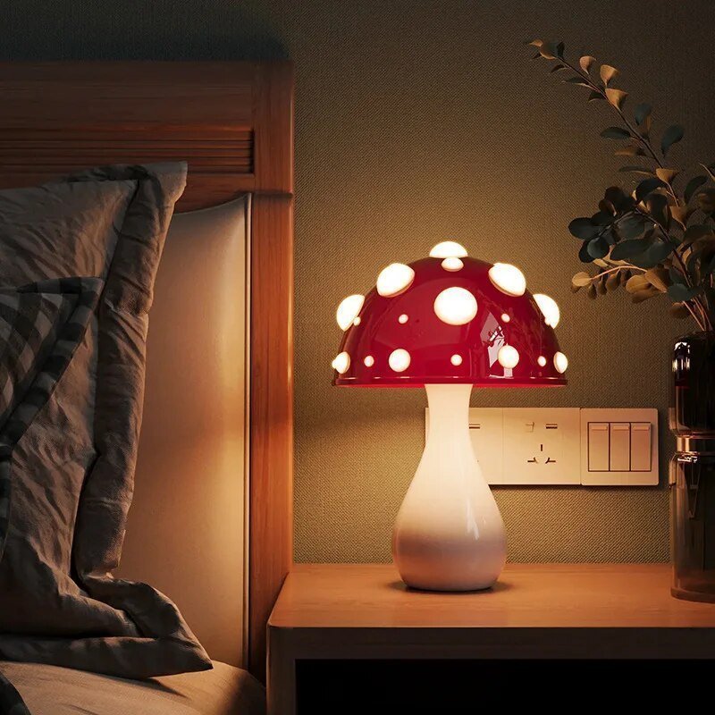 Lámpara de Mesa LED | Luz Moderna Inspirada en Amanita