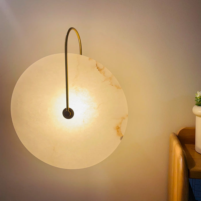 Lámpara de Pared LED de Alabastro – Elegancia y Calma en la Luz