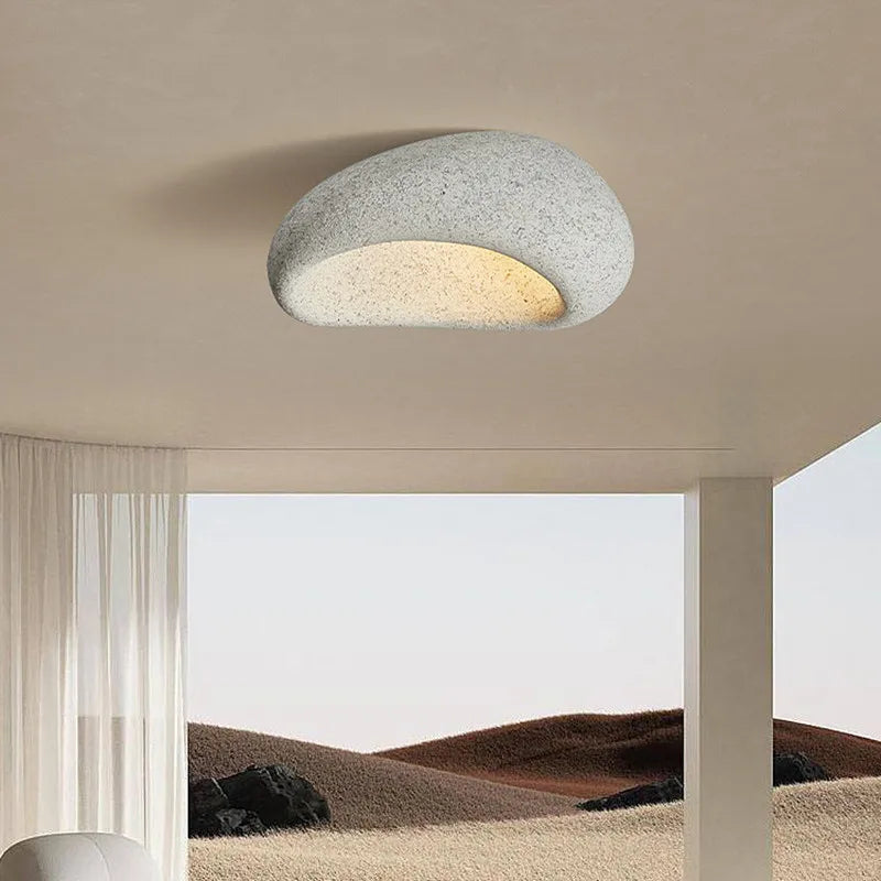 Lámpara de Techo Minimalista en Estilo Wabi-Sabi para un Interior Tranquilo