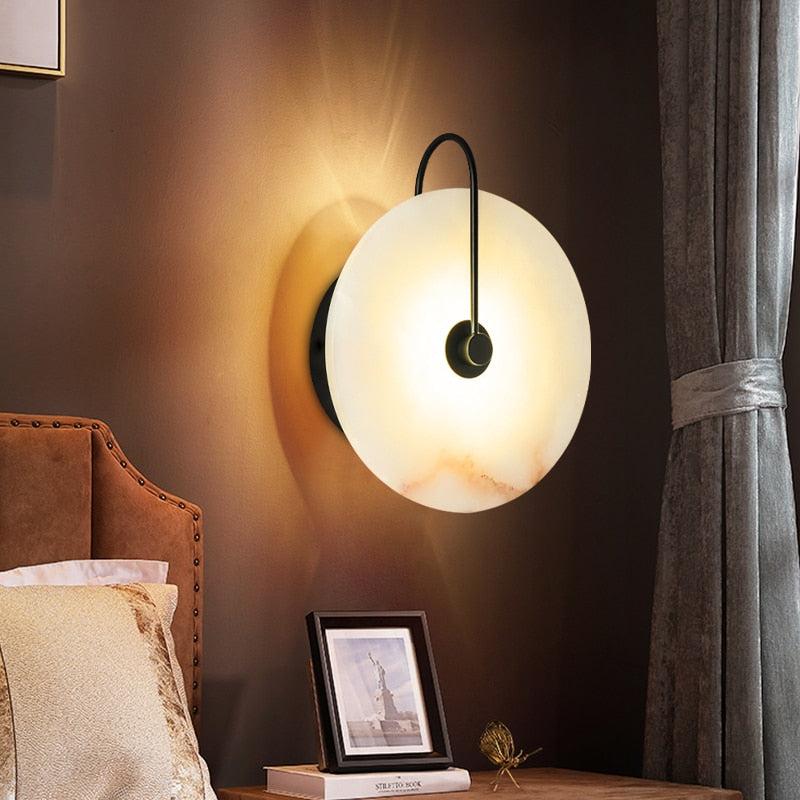 Lámpara LED de lujo con acabado de mármol para interiores elegantes
