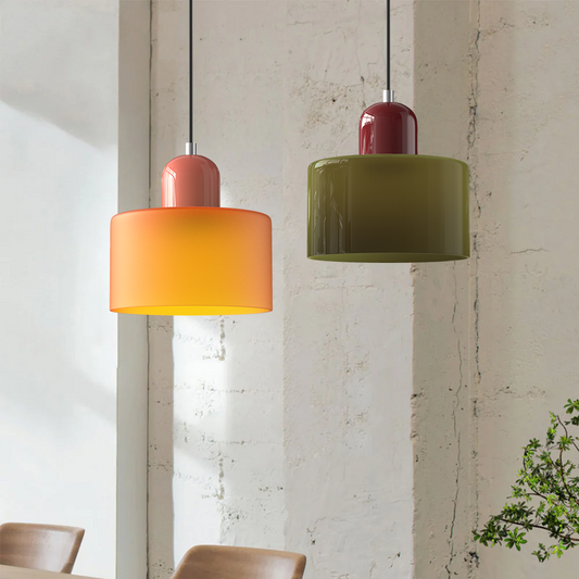 Lámpara Moderna Hecha de Vidrio de Colores con una Forma Geométrica
