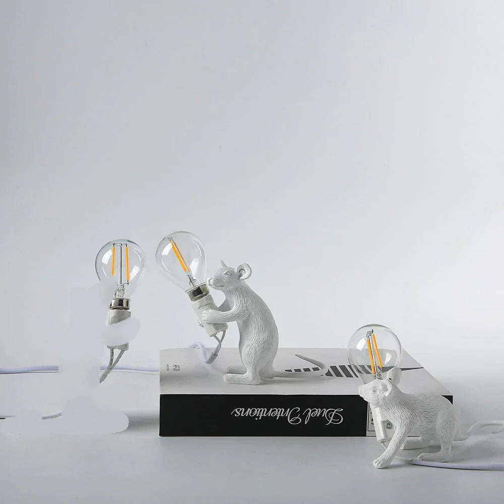Lámpara de mesa con diseño de ratón adorable