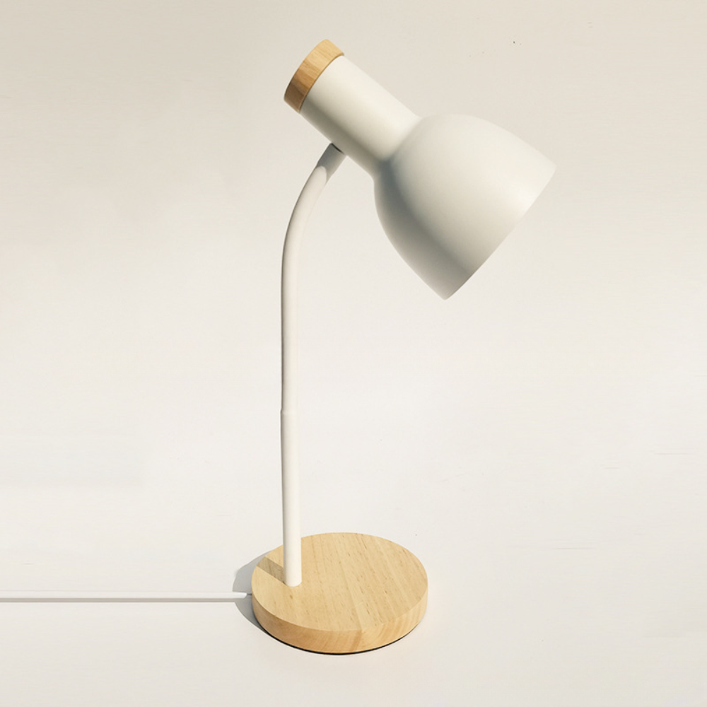 Lámpara de mesa tipo linterna con pantalla de metal para habitación infantil