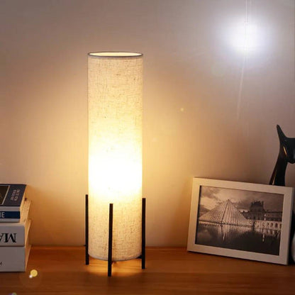 Lámpara de sobremesa escandinava de madera y tela para salón