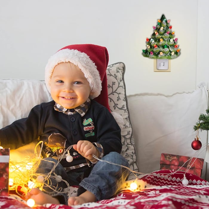 Lámpara de noche LED con forma de árbol de Navidad