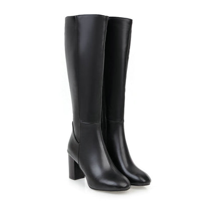 Lujosas botas de piel vegana con cremallera