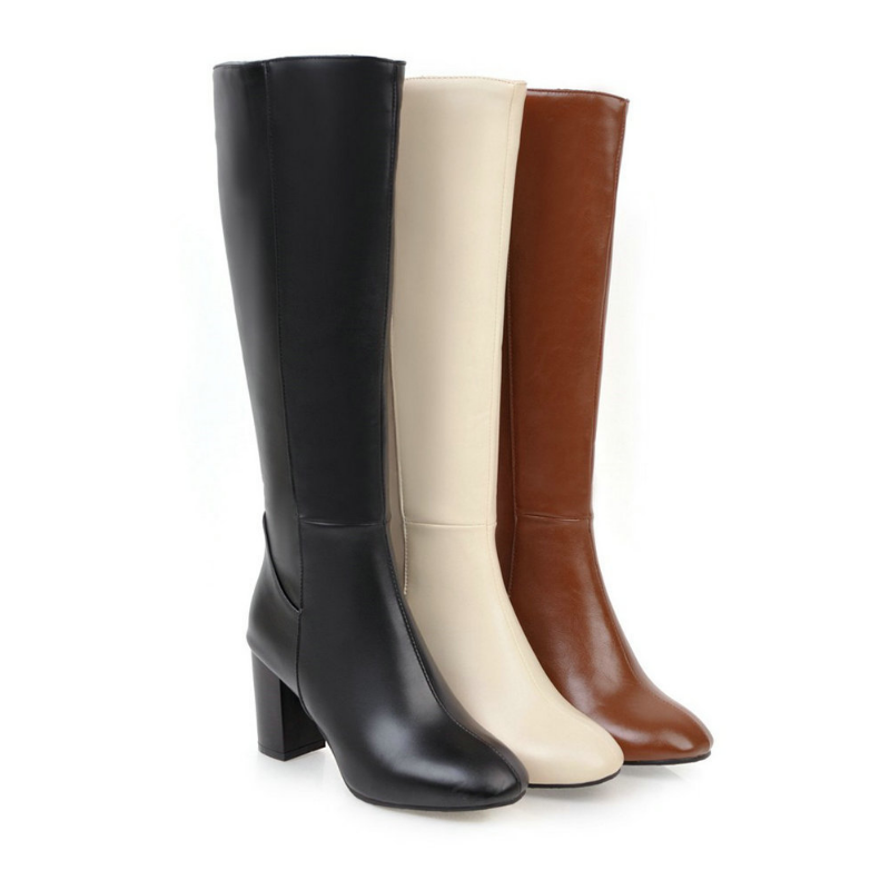 Lujosas botas de piel vegana con cremallera