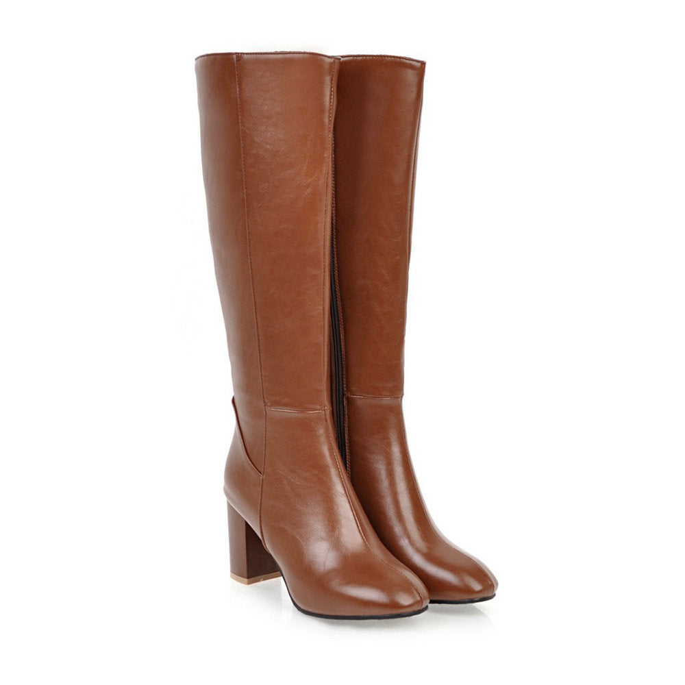Lujosas botas de piel vegana con cremallera