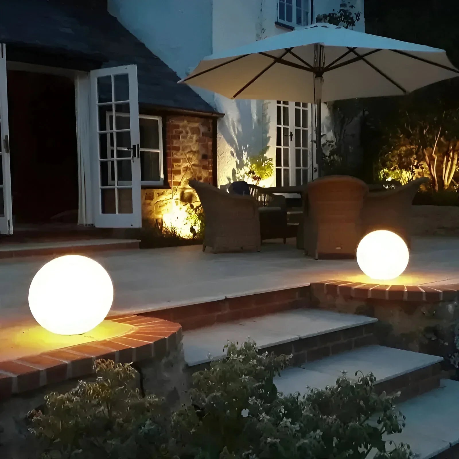 LumiGlobe – Luz de Jardín Resistente a la Intemperie