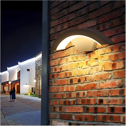 LumiGuard – Luz de Pared Exterior con Sensor de Movimiento