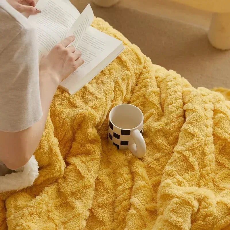 Manta de Invierno Elegante Hecha de Lana de Cordero Gruesa con Acento Elegante