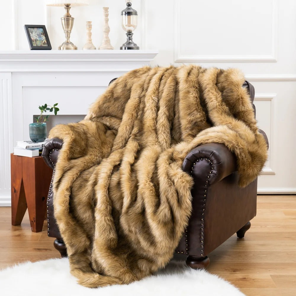 Manta de lujo de pelo sintético - Calidez y estilo para el hogar