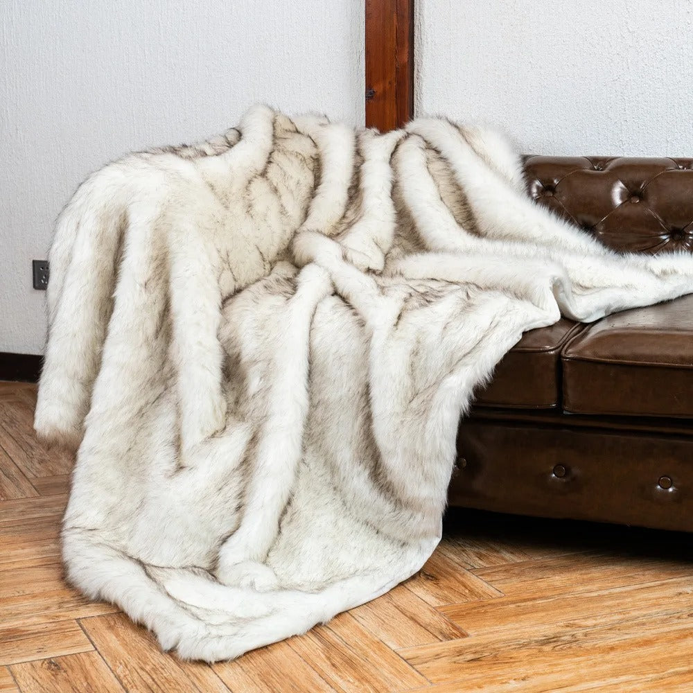 Manta de lujo de pelo sintético - Calidez y estilo para el hogar