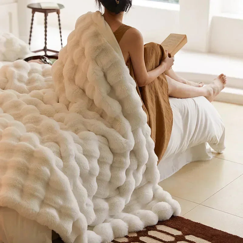 Manta Portátil de Peluche Hecha de Piel Sintética - VeluLuxe