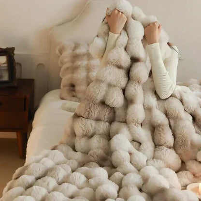 Manta Portátil de Peluche Hecha de Piel Sintética - VeluLuxe