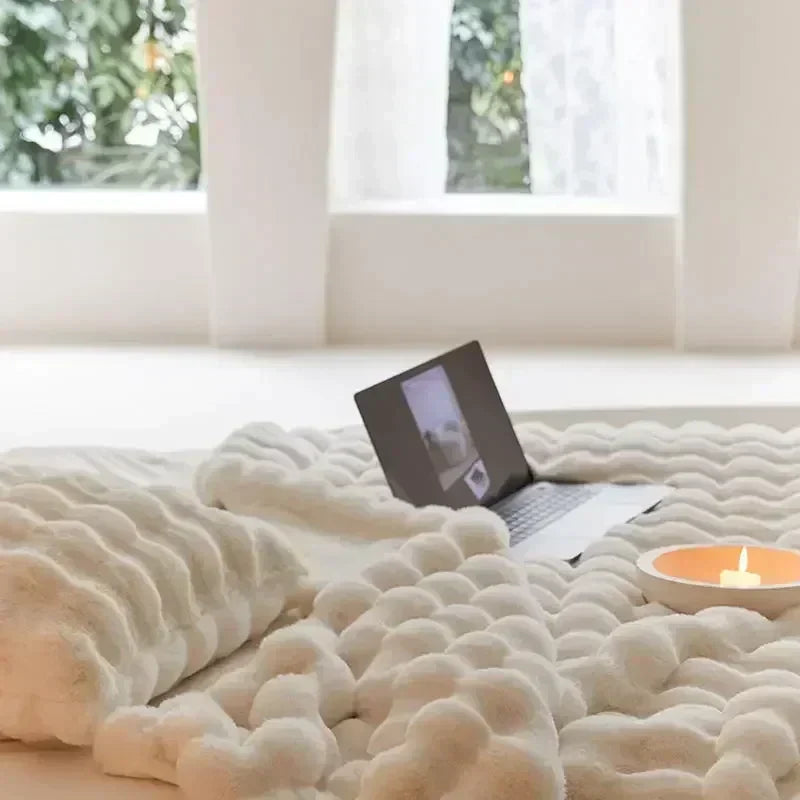 Manta Portátil de Peluche Hecha de Piel Sintética - VeluLuxe