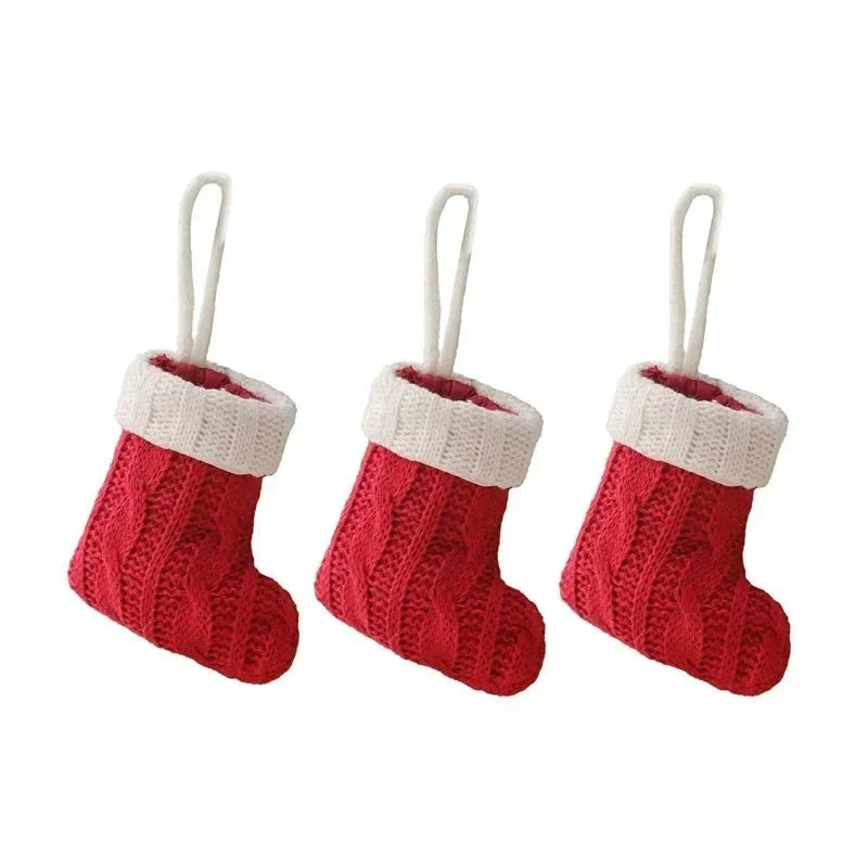 Mini calcetines navideños de punto trenzado con puño blanco