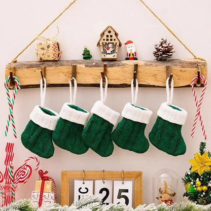 Mini calcetines navideños de punto trenzado con puño blanco