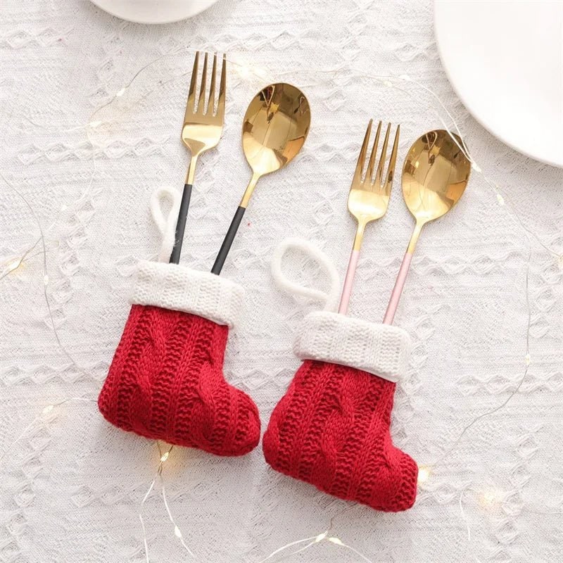 Mini calcetines navideños de punto trenzado con puño blanco