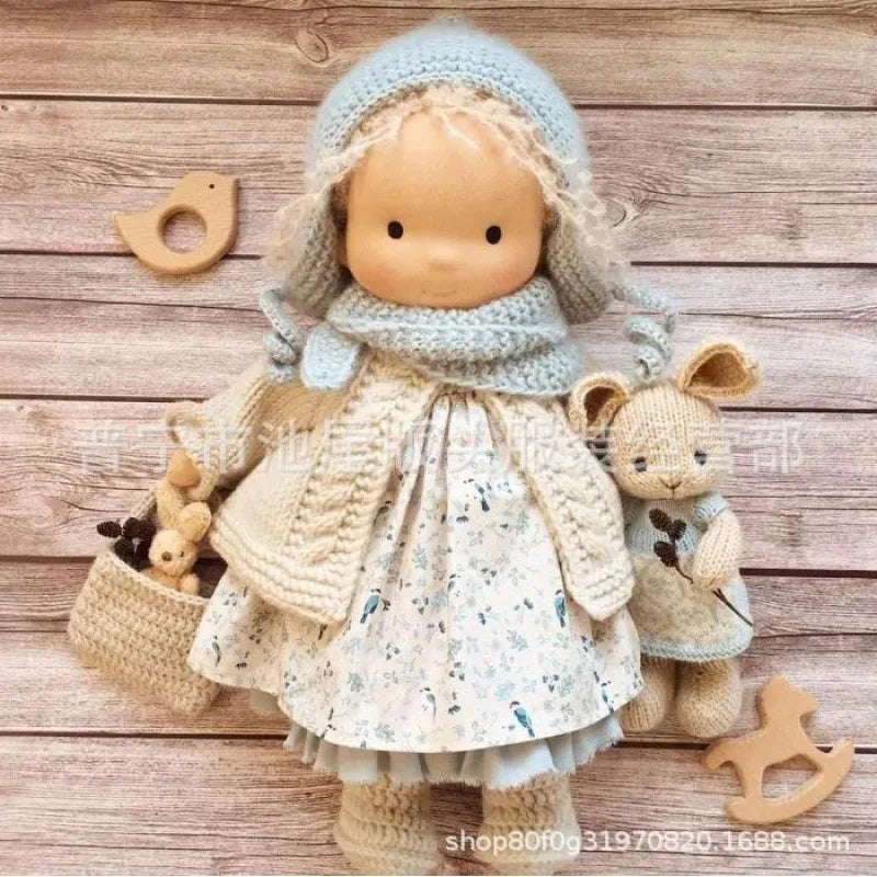 Muñeca Waldorf de Algodón con Detalles Kawaii y Empaque de Tela