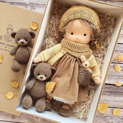 Muñeca Waldorf de Algodón con Detalles Kawaii y Empaque de Tela