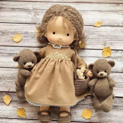 Muñeca Waldorf de Algodón con Detalles Kawaii y Empaque de Tela