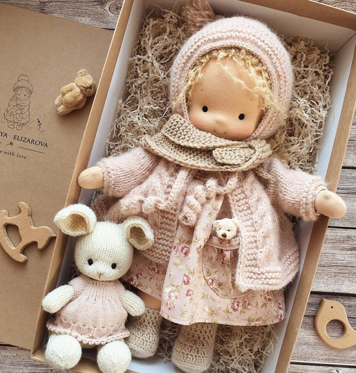 Muñeca Waldorf Hecha a Mano en Tela Suave - Juguete Creativo para Niños