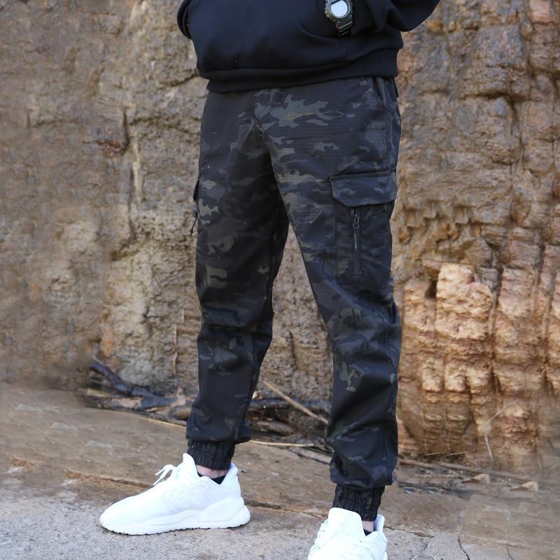 Pantalón jogger técnico e impermeable para hombre