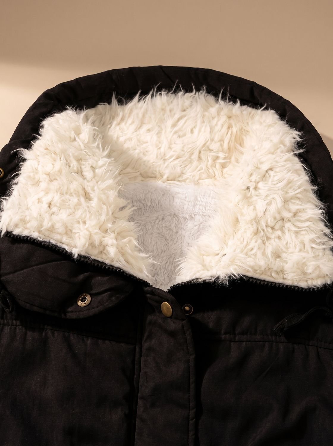 Parka de invierno para mujer con cuello de pelo sintético y cintura con cordón ajustable