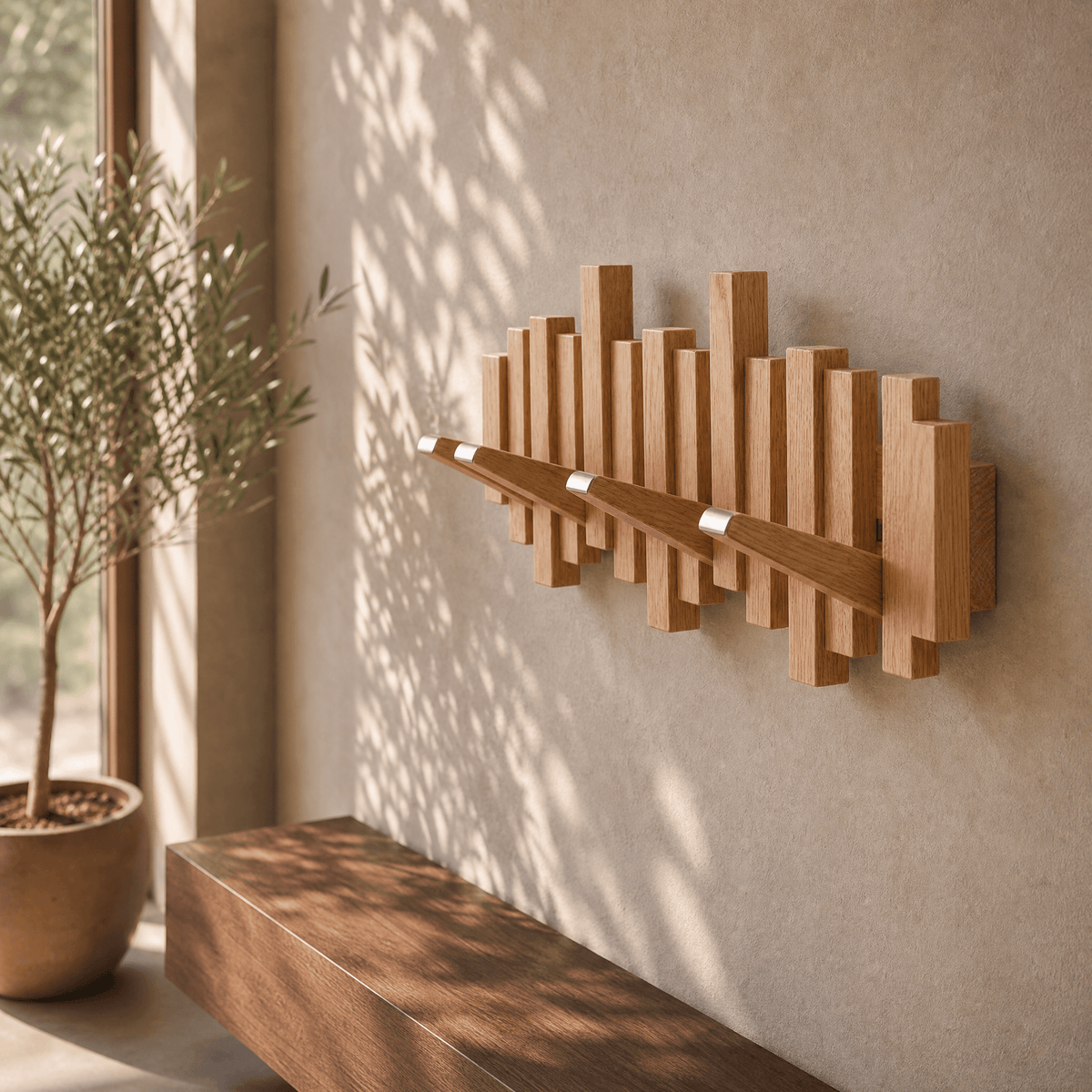 Perchero de pared escultural de madera