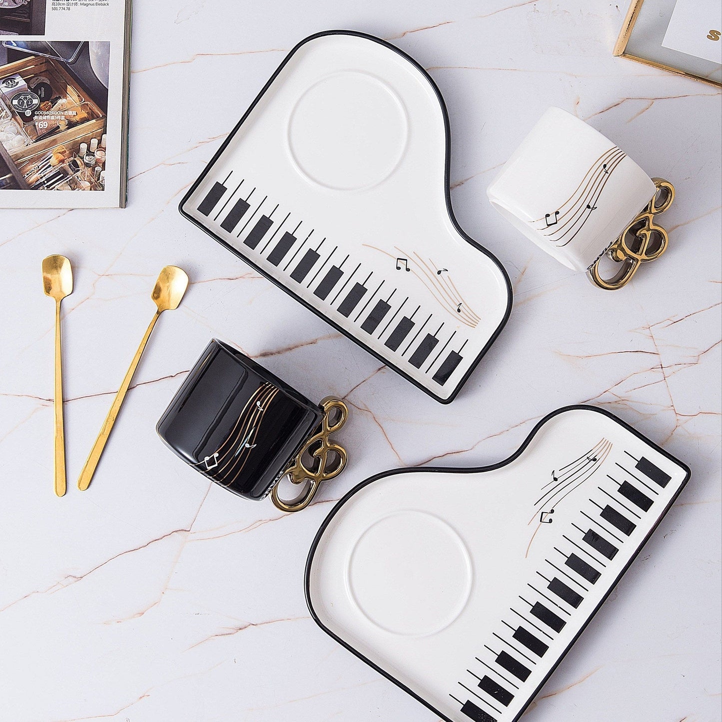 Pianissimo Taste – Conjunto de Taza y Bandeja Elegante para Amantes de la Música