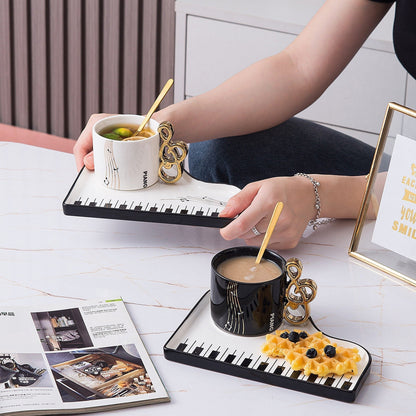 Pianissimo Taste – Conjunto de Taza y Bandeja Elegante para Amantes de la Música