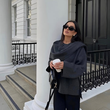 Poncho asimétrico, elegante y cálido