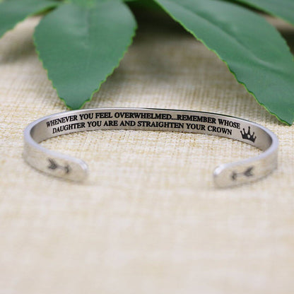 Recuerda de quién eres hija y coloca tu corona en su lugar | Pulsera