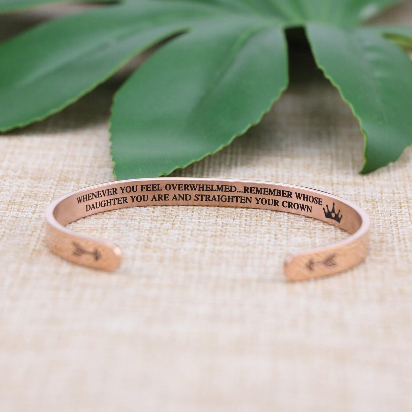 Recuerda de quién eres hija y coloca tu corona en su lugar | Pulsera