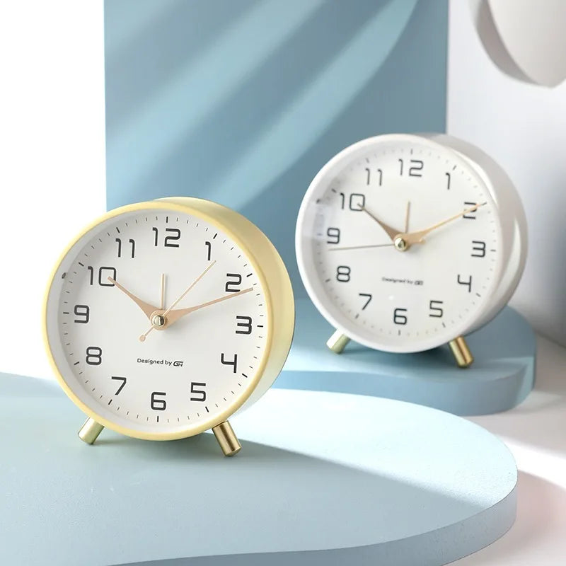 Reloj de Mesa Silencioso Escandinavo Moderno